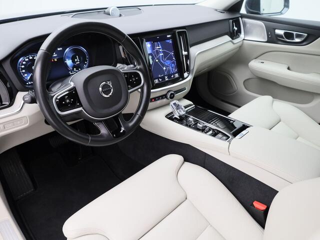 Volvo V60 2.0 T8 Twin Engine AWD Inscription | CAMERA | B&W | KEYLESS | STOELVERW.