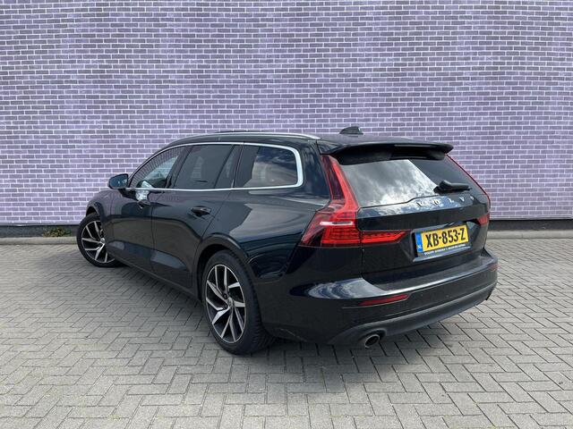 Volvo V60 2.0 T5 Momentum | Navi | Schuif-/kanteldak | Stoelverwarming | Lederen bekleding | Cruise Control | Trekhaak | Parkeersensoren Voor +Achter | 18" LM |
