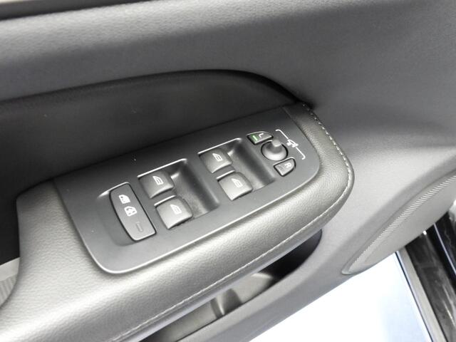 Volvo V60 2.0 T6 Recharge AWD Core Plug-in NAVI/LED/18''LMV/CLIMA
