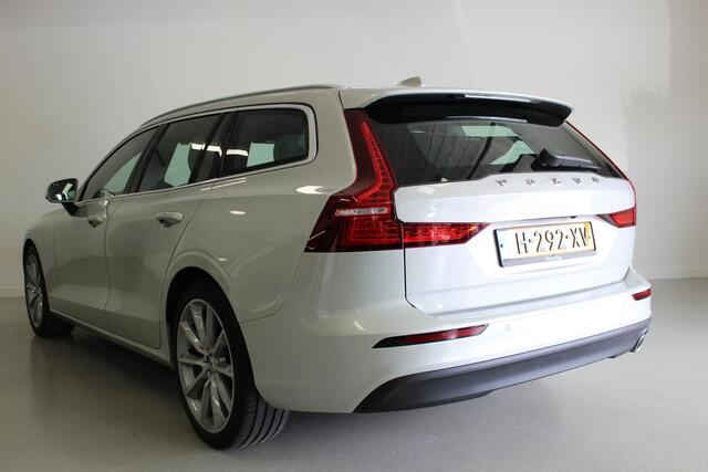 Volvo V60 2.0 D3 Momentum Pro | NL-AUTO | 150PK | CARPLAY | 19'LMV | CAMERA | E-KLEP | CLIMA | PDC-V/A | LED |