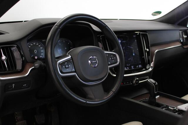 Volvo V60 2.0 D3 Momentum Pro | NL-AUTO | 150PK | CARPLAY | 19'LMV | CAMERA | E-KLEP | CLIMA | PDC-V/A | LED |
