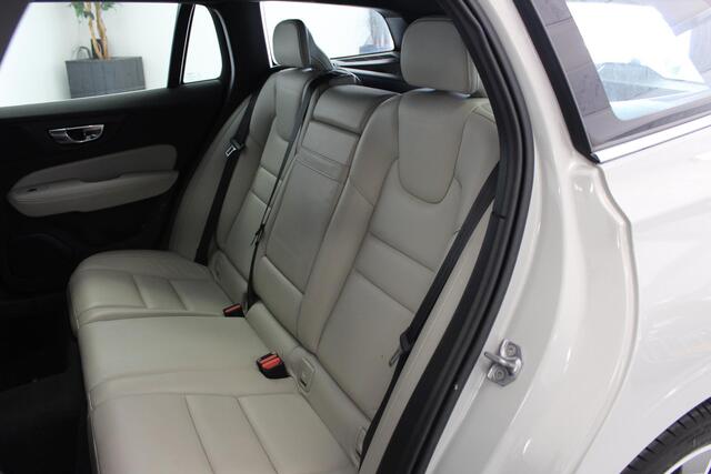 Volvo V60 2.0 D3 Momentum Pro | NL-AUTO | 150PK | CARPLAY | 19'LMV | CAMERA | E-KLEP | CLIMA | PDC-V/A | LED |
