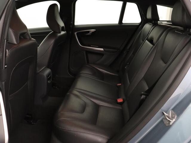 Volvo V60 2.0 D4 Summum | Leder | Stoelverwarming | Navigatie | Memory | Xenon | Parkeerhulp | Achterbankverwarming | Bluetooth