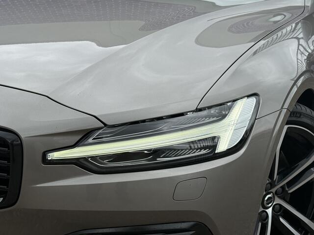 Volvo V60 2.0 T8 Twin Engine AWD Inscription | Memory | Trekhaak | Adaptieve cruise | Massage stoelen | Geventileerde/verwarmde voorstoelen | DAB | Apple carplay/android auto | Parkeercamera | Parkeersensoren V+A |