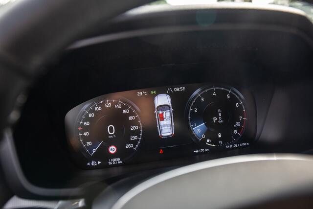 Volvo V60 2.0 B3 Momentum Business , Pano dak, Adap. cruise, Trekhaak,
