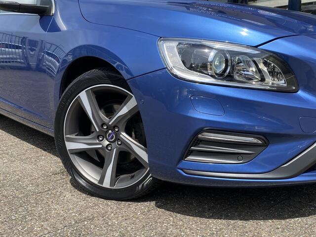 Volvo V60 2.0 T4 Business Sport R-Design / NL-Auto / 86.000 Km / Dealer-Onderhouden / 190 PK / Automaat / Vol-Leder / Schuif-Kanteldak / Keyless / Standkachel / Xenon / Radio-Bluetooth / Navi / Camera / Stoelverwarming / Cruise-Control / Climate-Control / ELKTR-Pak