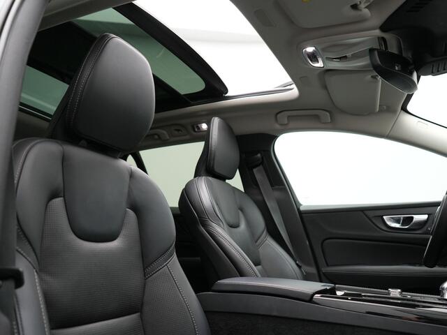 Volvo V60 T8 Recharge AWD Inscription Plug In Hybrid 392pk PHEV | Dealer O.H | Panodak | Adaptive cruise | Lederen sporstoelen massage | Harman Kardon | Apple Carplay | Camera | Keyless | Pilot assist | Stoel & Stuurverwarming | L.M. 19" |