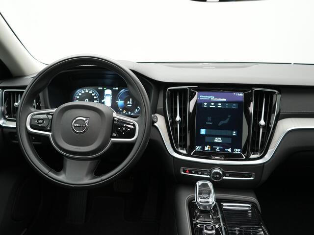 Volvo V60 T8 Recharge AWD Inscription Plug In Hybrid 392pk PHEV | Dealer O.H | Panodak | Adaptive cruise | Lederen sporstoelen massage | Harman Kardon | Apple Carplay | Camera | Keyless | Pilot assist | Stoel & Stuurverwarming | L.M. 19" |