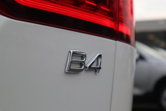 Volvo V60 2.0 B4 Plus Dark | Schuif-/ kanteldak| 360* Camera| Harman Kardon audiosysteen| Keyless Entry| Verwarmbare voorruit| Semi- elektrisch inklapbare trekhaak|