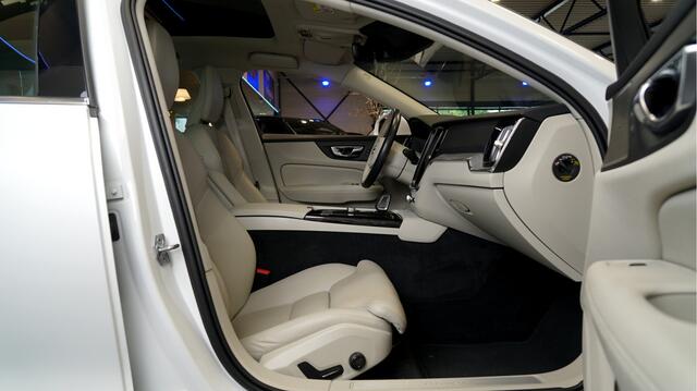 Volvo V60 2.0 T6 Recharge AWD 250kW/340pk Aut8 Inscription PANORAMADAK + HARMAN/KARDON + ADAPT.CRUISE + PILOT ASSIST + STOEL-&STUURVERWARMING + HEAD-UP + CAMERA + KEYLESS ENTRY&GO + LANE ASSIST + PARKSENSOREN V&A + 19" LM-VELGEN!!