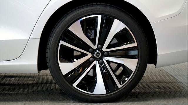 Volvo V60 2.0 T6 Recharge AWD 250kW/340pk Aut8 Inscription PANORAMADAK + HARMAN/KARDON + ADAPT.CRUISE + PILOT ASSIST + STOEL-&STUURVERWARMING + HEAD-UP + CAMERA + KEYLESS ENTRY&GO + LANE ASSIST + PARKSENSOREN V&A + 19" LM-VELGEN!!