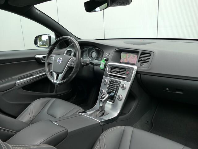Volvo V60 T2 AUT Polar+ Dynamic 12 MND garantie Schuifdak / DAB+ / Sportleer / Trekhaak