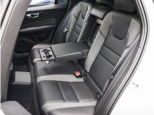 Volvo V60 2.0 T6 Recharge AWD R-Design