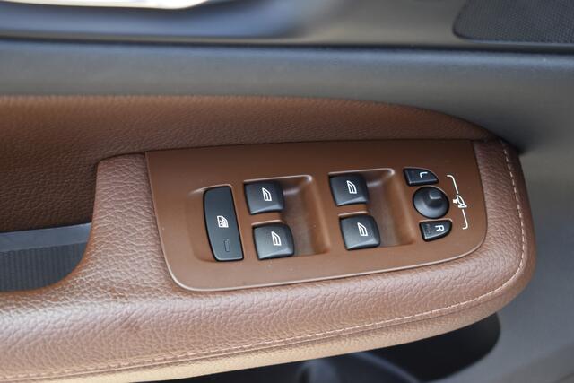Volvo V60 2.0 T5 Inscription Leer | Pano Dak | ACC | Stoelverwarming | Park A+V | Styling Kit