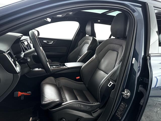 Volvo V60 T6 Aut. Plug-in hybrid AWD Plus Dark | Panoramadak | 360° camera | Harman Kardon | Trekhaak