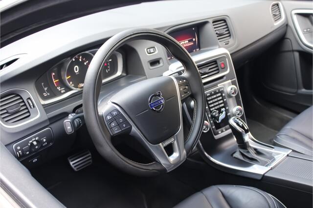 Volvo V60 2.0 T4 R-Design | Dealer O.H. | Schuifdak | Camera |