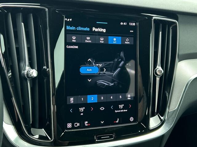 Volvo V60 2.0 T6 AWD Plus Dark | 360° Camera | Trekhaak | Panoramadak |