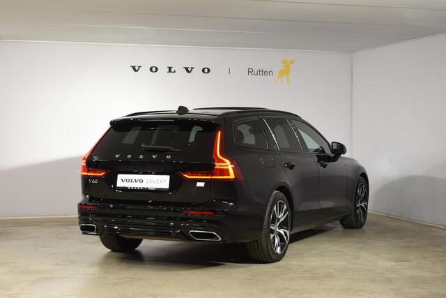Volvo V60 T6 340PK Automaat Plug-in hybrid AWD R-Design / Panoramadak / Stoelverwarming / Stuurverwarming / 360 Camera / Sportstoelen, Elektrisch met geheugen / Head-up Display / Harman Kardon / Cruise control