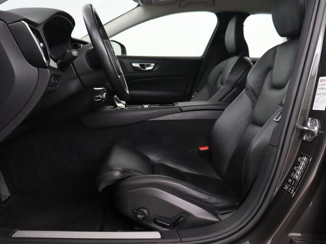 Volvo V60 2.0 T8 Recharge AWD Business Pro | Trekhaak | Leder | Carplay | Keyless | Navigatie | Climate control | Cruise control | Parkeerhulp | Full LED