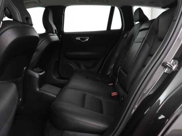 Volvo V60 2.0 T8 Recharge AWD Business Pro | Trekhaak | Leder | Carplay | Keyless | Navigatie | Climate control | Cruise control | Parkeerhulp | Full LED