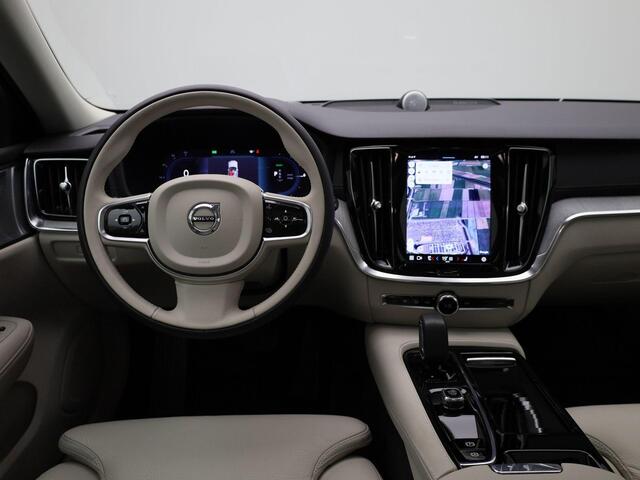 Volvo V60 2.0 T6 Plug-in hybrid AWD Ultimate Bright | Panorama Dak | Lederen Bekleding | Stoel / Stuur Verwarming | Apple Carplay / Android Auto | Bowers & Wilkins Geluid installatie |