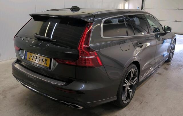 Volvo V60 2.0 T4 Inscription Navi Panoramadak 19 Inch Harman Kardon Scandinavian Line Pilot Assist Elek stoelen 360 Camera Four-C Polestar NL Auto
