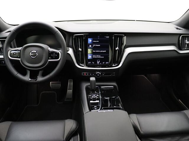 Volvo V60 T8 455pk AWD R-design / LONG RANGE / Harman en Kardon / Trekhaak / Keyless entry / Adaptieve cruise control /