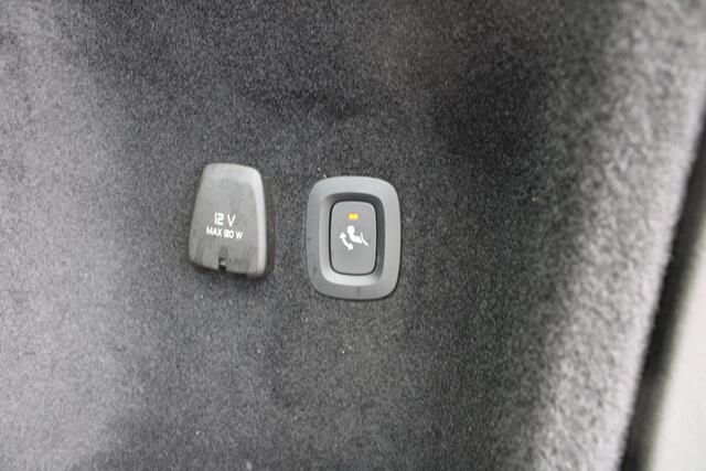 Volvo V60 T5 Momentum | Verw. Voorstoelen | El. Trekhaak | DAB | PDC voor + achter