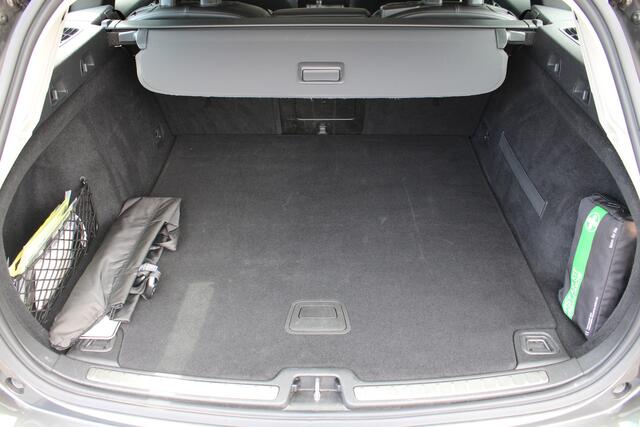 Volvo V60 T5 Momentum | Verw. Voorstoelen | El. Trekhaak | DAB | PDC voor + achter