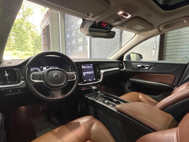 Volvo V60 T4 Momentum Pro | Panoramadak | 360° Camera | Leder | Trekhaak | harman/kardon