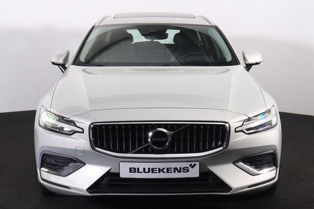 Volvo V60 T4 Inscription - Panorama/schuifdak - Verwarmde voorstoelen - Parkeersensoren achter - Elektr. bedienb. bestuurdersstoel met geheugen - Head up display - High Performance audio - Cruise Control - 19' LMV