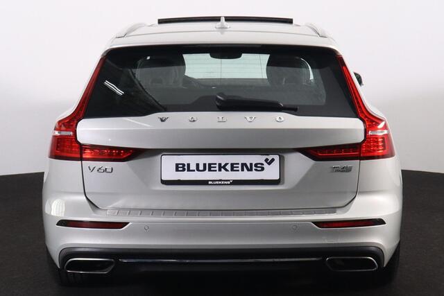Volvo V60 T4 Inscription - Panorama/schuifdak - Verwarmde voorstoelen - Parkeersensoren achter - Elektr. bedienb. bestuurdersstoel met geheugen - Head up display - High Performance audio - Cruise Control - 19' LMV