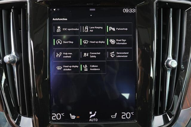 Volvo V60 T4 Inscription - Panorama/schuifdak - Verwarmde voorstoelen - Parkeersensoren achter - Elektr. bedienb. bestuurdersstoel met geheugen - Head up display - High Performance audio - Cruise Control - 19' LMV