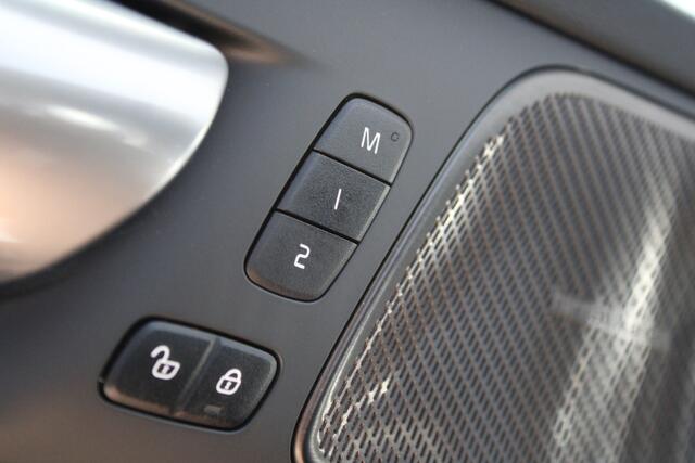 Volvo V60 2.0 B4 Plus Dark - 360 Camera - Trekhaak - Pano - Heico - Memory - H&K - Stoel/Stuurverwarming - Voorruitverwarming - Rijklaar