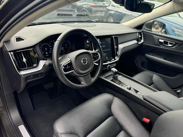 Volvo V60 2.0 T5 Momentum virtual cockpit, leer, navi