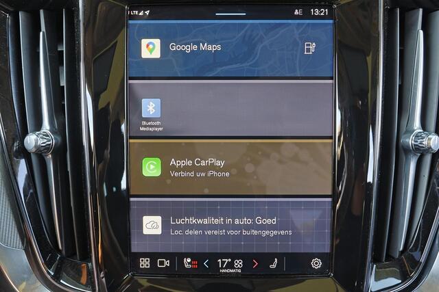 Volvo V60 T6 Recharge AWD Ultra Dark - Panorama/schuifdak - IntelliSafe Assist & Surround - 360º Camera - Harman/Kardon audio - Adaptieve LED koplampen - Verwarmde voorstoelen, stuur & achterbank - Parkeersensoren voor & achter - Elektr. bedienb. voorstoelen met ge