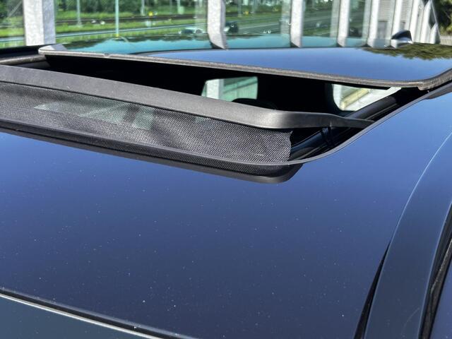 Volvo V60 2.0 T6 Plug-in hybrid AWD Plus Dark Automaat, Panorama dak, Harman-Kardon premium audio, Elektr.. verstelbare voorstoelen, Stoelverwarming V+A, Parkeer verwarming