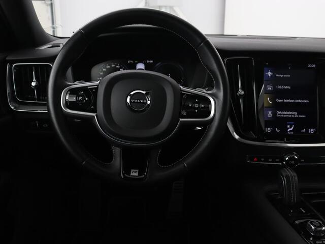 Volvo V60 2.0 T8 Recharge AWD R Design | Panoramadak | Leder | 360 Camera | Head-Up | Stoelverwarming | Carplay | Navigatie | Memory | PHEV | Plug In