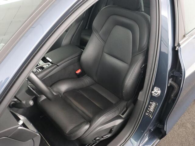 Volvo V60 2.0 T8 Recharge AWD R Design | Panoramadak | Leder | 360 Camera | Head-Up | Stoelverwarming | Carplay | Navigatie | Memory | PHEV | Plug In