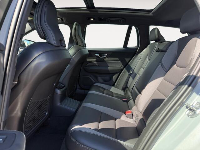 Volvo V60 2.0 T6 Plug-in hybrid AWD Plus Dark | Trekhaak | Sportstoelen | Panoramadak | Stoelverwarming |