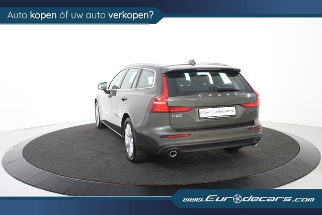 Volvo V60 2.0 B3 Momentum Geartronic *1ste Eigenaar*Leer*Navigatie*Carplay*