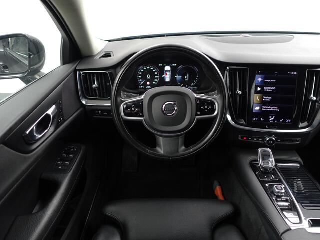 Volvo V60 2.0 T6 Recharge AWD Inscription Aut- Stuur/Stoelverwarming, Elek Trekhaak, CarPlay, Android Auto, Xenon Led, Leder Interieur