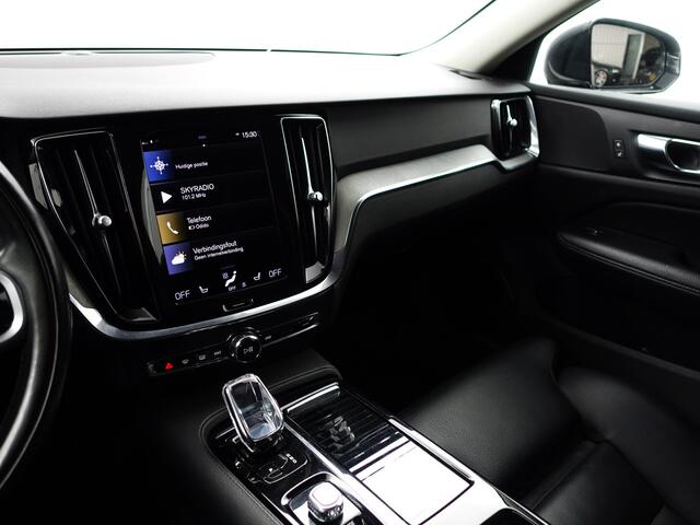 Volvo V60 2.0 T6 Recharge AWD Inscription Aut- Stuur/Stoelverwarming, Elek Trekhaak, CarPlay, Android Auto, Xenon Led, Leder Interieur