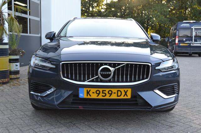 Volvo V60 2.0 T8 AWD R. R-Des.