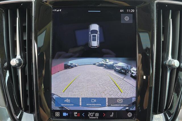 Volvo V60 B4 Plus Bright - Panorama/schuifdak - IntelliSafe Assist & Surround - Adaptieve LED koplampen - Parkeercamera achter - Verwarmde voorstoelen, stuur & achterbank - Parkeersensoren voor & achter - Extra getint glas - Elektr. inklapbare trekhaak - 18' LMV