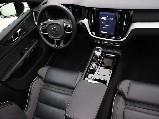 Volvo V60 T6 350pk AWD Plus Dark / Contourstoelen / Panorama dak / Harman en Kardon audio / Camera rondom /