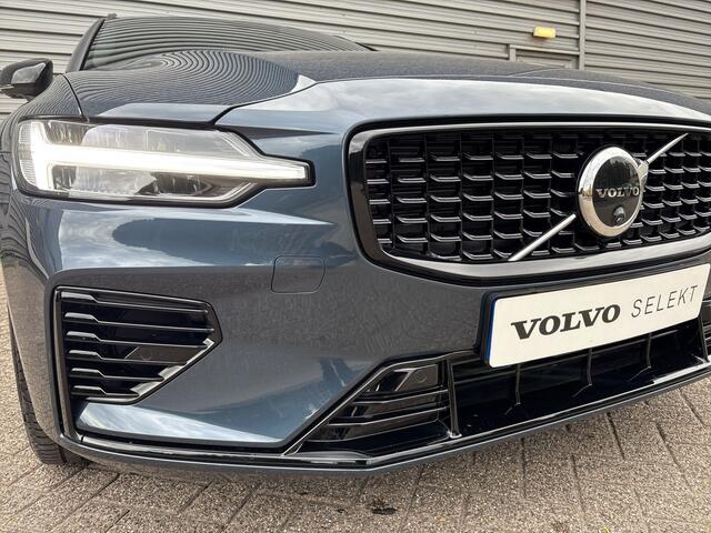 Volvo V60 T6 Plug-in hybrid AWD Plus Dark / Rondomzichtcamera / Elektr. inklapbare trekhaak / Harman/Kardon /