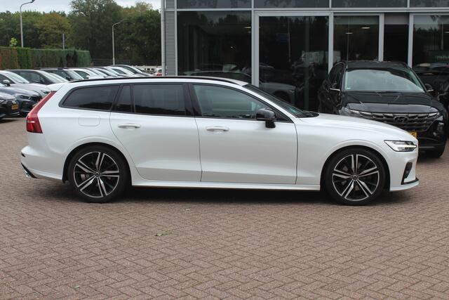 Volvo V60 2.0 B3 R-Design / Trekhaak / Camera / Leder / 19'' / Navigatie / Dodehoek / DAB / Stuur+Stoelverwarming / ACC