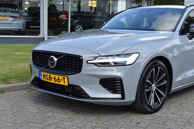 Volvo V60 T6 350PK Plug-in hybrid AWD Plus Dark ACC | Pilot Assist | Harman Kardon | 360 Camera | BLIS | Trekhaak | Stoel en Stuurwiel verwarming