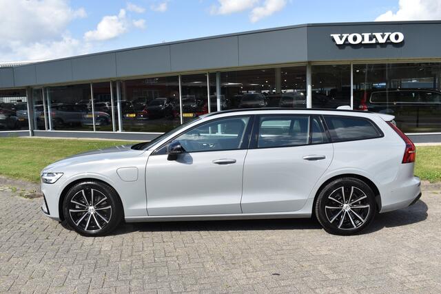 Volvo V60 T6 350PK Plug-in hybrid AWD Plus Dark ACC | Pilot Assist | Harman Kardon | 360 Camera | BLIS | Trekhaak | Stoel en Stuurwiel verwarming
